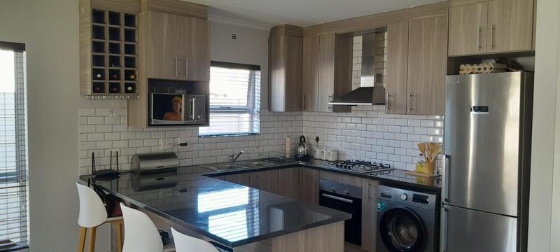 3 Bedroom Property for Sale in Buhrein Western Cape